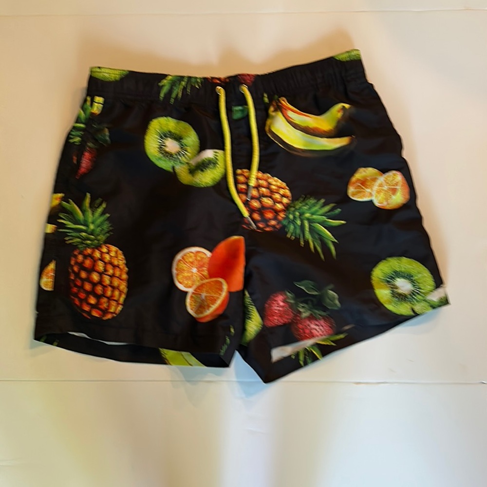 Forever21 Men’s pool ready shorts